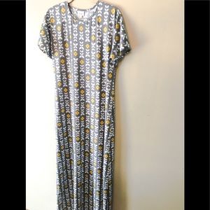 Large LuLaRoe Maria Dress! 💛